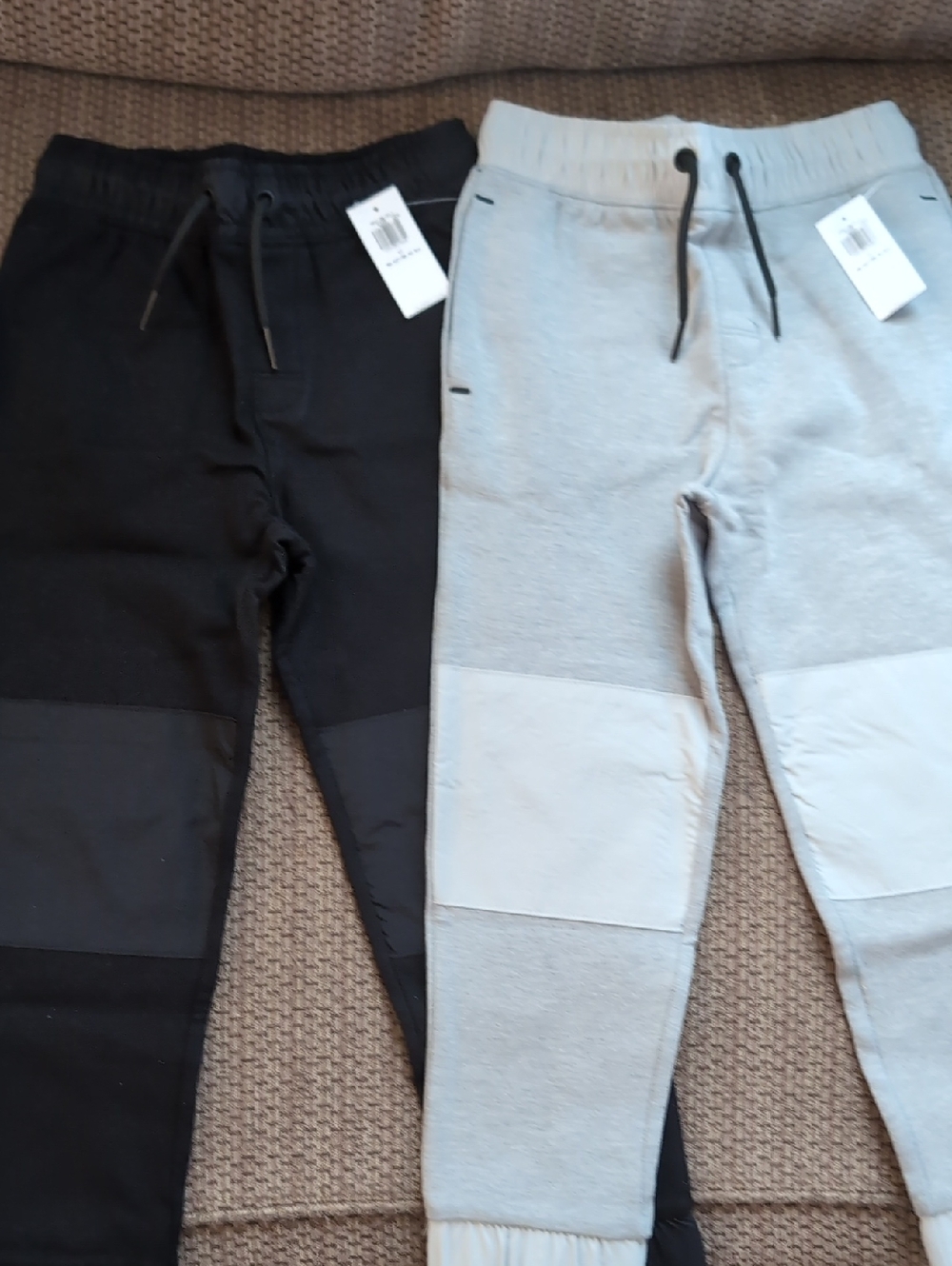 Dynamic Fleece Jogger Sweatpants - Black and Light Gray